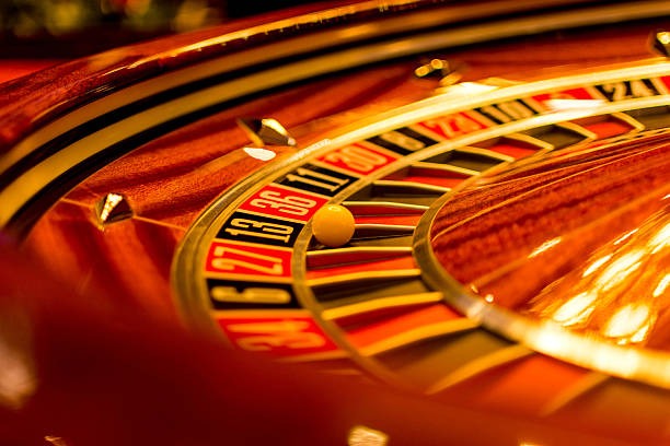 99aset mobile app interface showing live casino tables and sportsbook markets